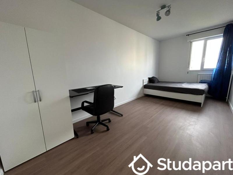 Chambre - 11 m² - 1 pièce