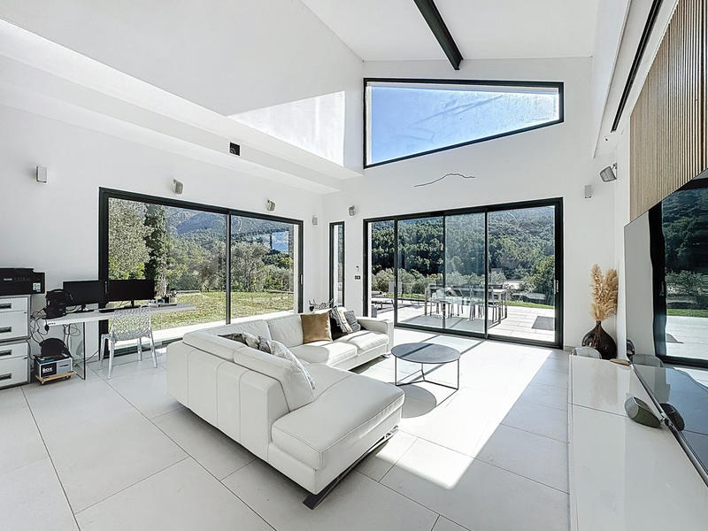 Maison - 174 m² - 5 pièces