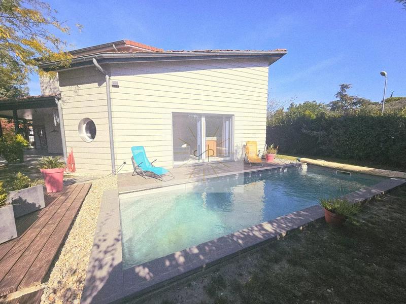 Maison - 176 m² - 7 pièces