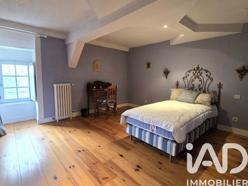 Maison - 495 m² - 10 pièces