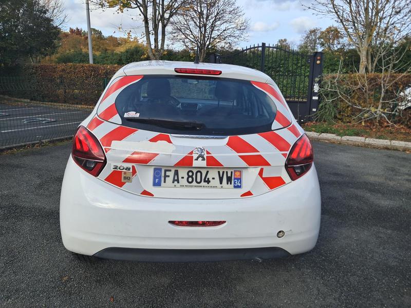 Peugeot 208 Affaire Blue Hdi (2  palces )premiè main