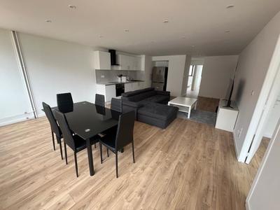 Appartement - 100 m² - 5 pièces