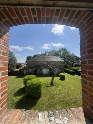 Maison - 338 m² - 12 pièces