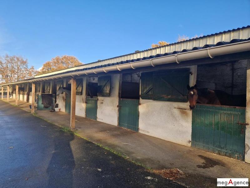 Maison - 620 m² - 3 pièces