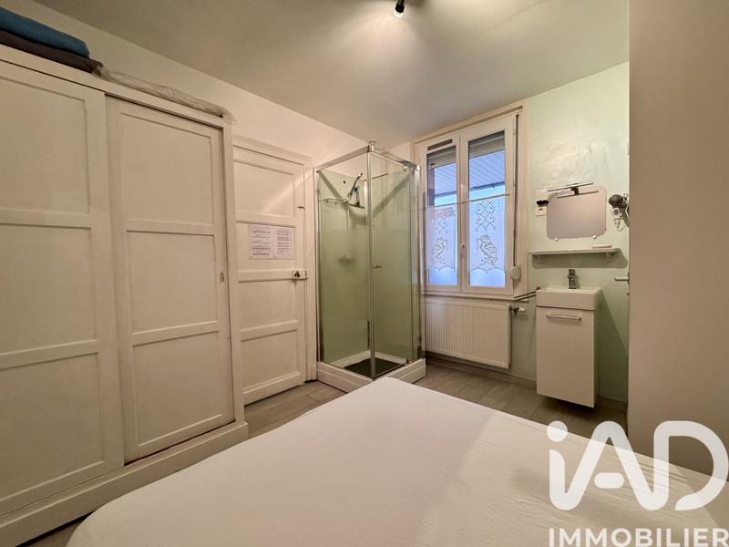 Maison - 102 m² - 8 pièces