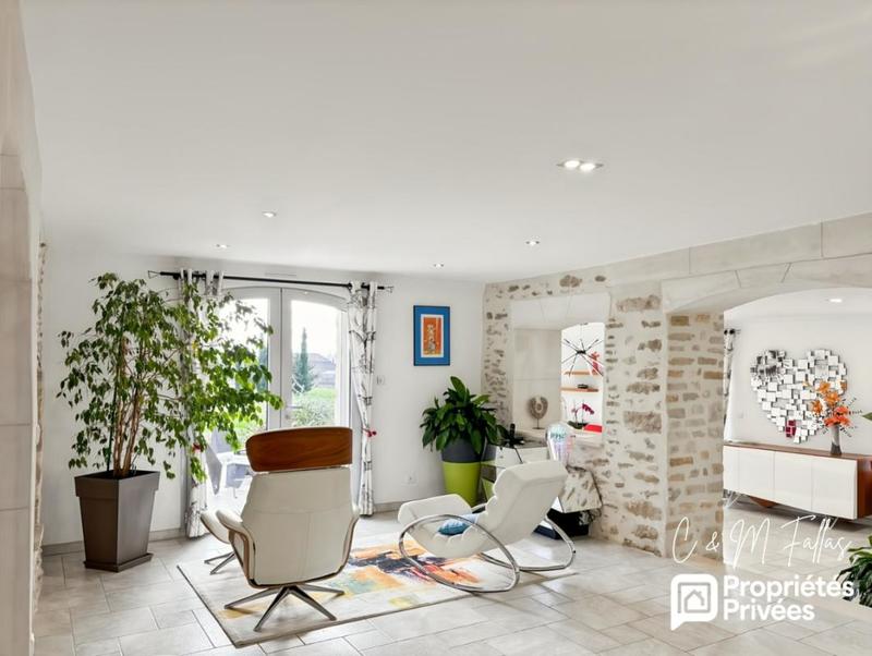 Demeure - 300 m² - 10 pièces