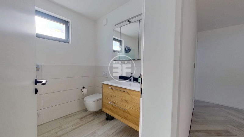 Maison - 215 m² - 6 pièces