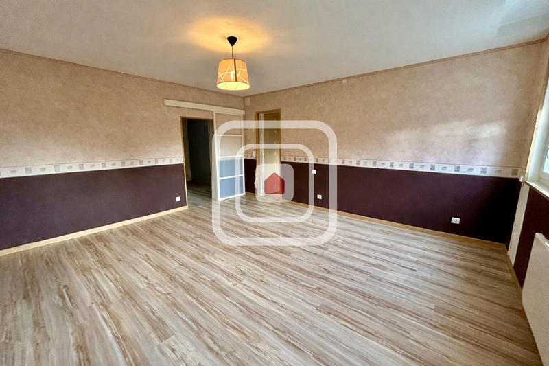 Maison - 211 m² - 8 pièces