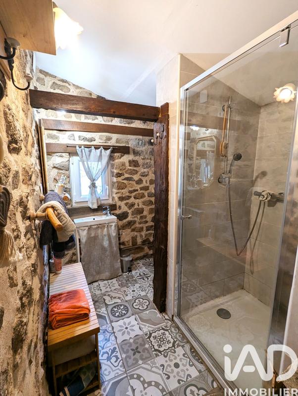 Maison - 210 m² - 4 pièces