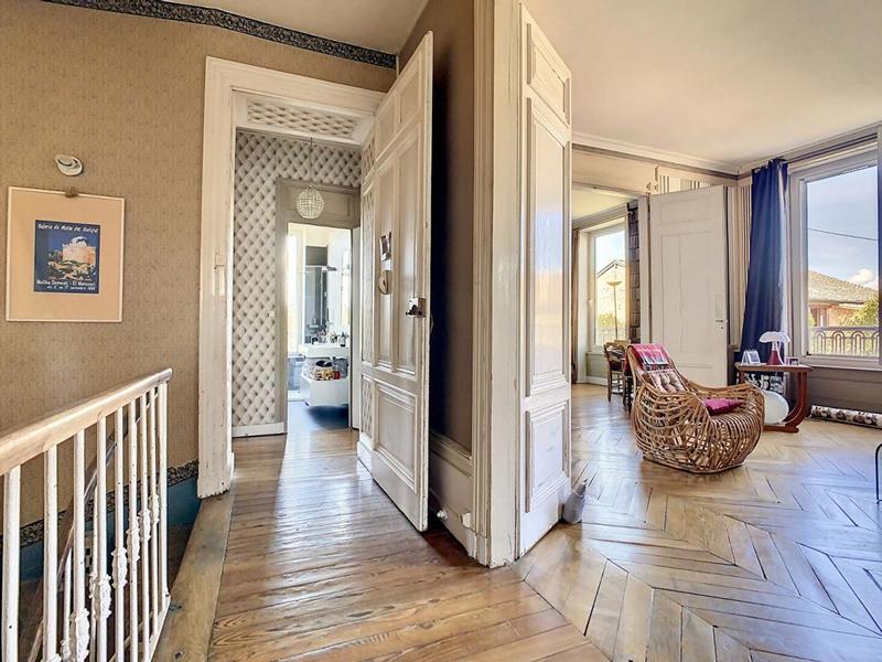 Demeure - 310 m² - 8 pièces