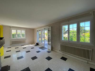 Maison - 182 m² - 10 pièces