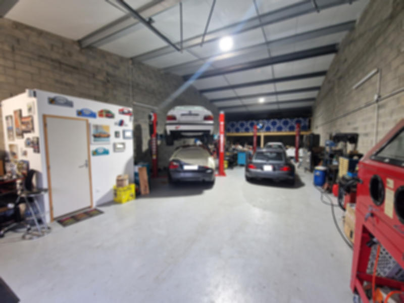 Local d'activités - 170 m²