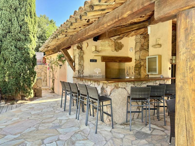 Propriété - 242 m² - 7 pièces