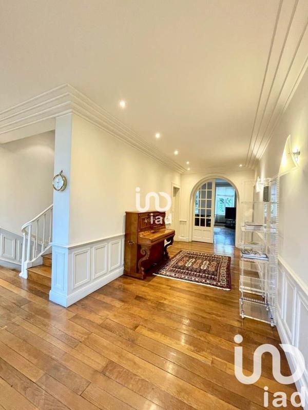 Maison - 527 m² - 5 pièces