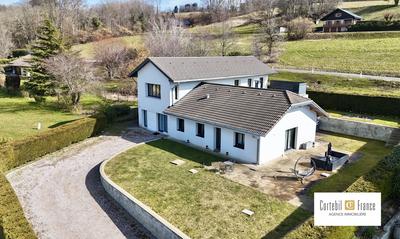 Villa - 277 m² - 9 pièces