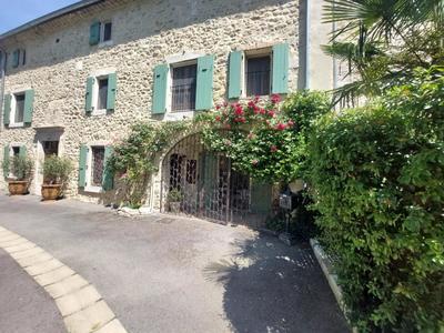 Maison de village - 267 m² - 10 pièces