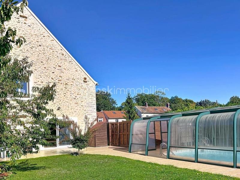 Demeure - 200 m² - 7 pièces