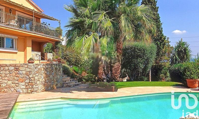 Maison - 142 m² - 5 pièces