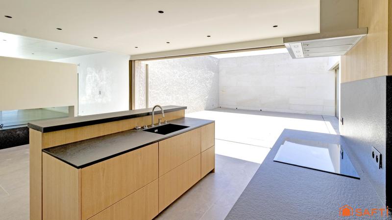 Maison - 250 m² - 5 pièces