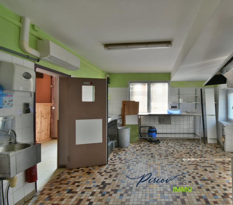 Immeuble - 202 m² - 6 pièces