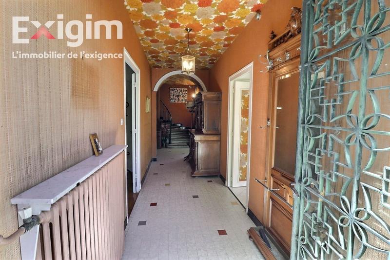 Maison - 330 m² - 9 pièces