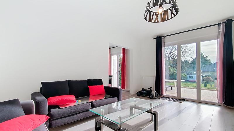 Maison traditionnelle - 209 m² - 8 pièces