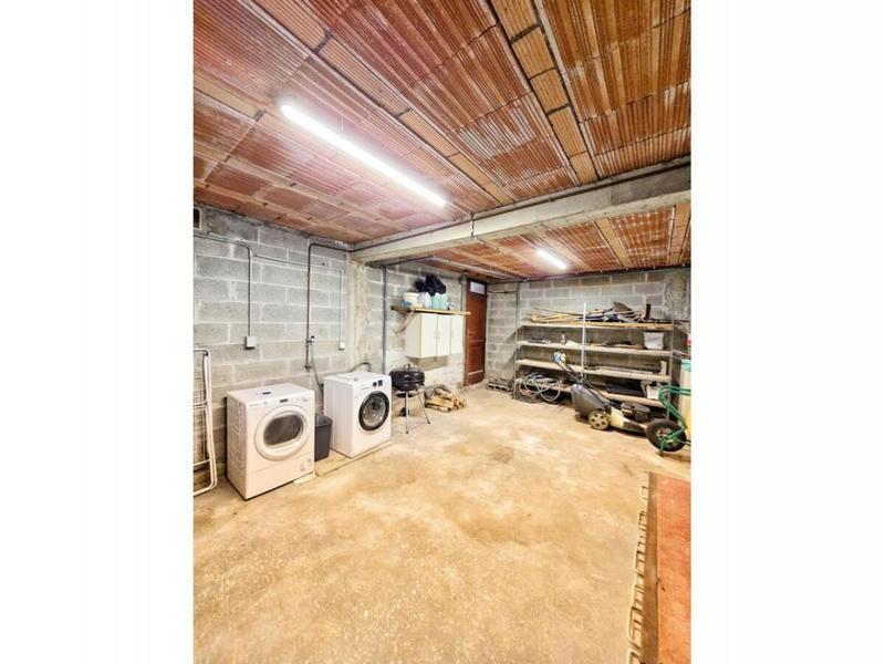 Maison - 180 m² - 10 pièces