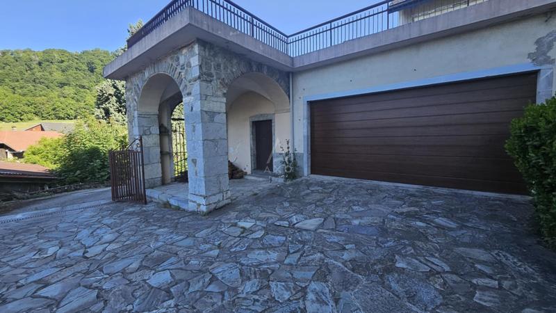 Appartement - 224 m² - 7 pièces