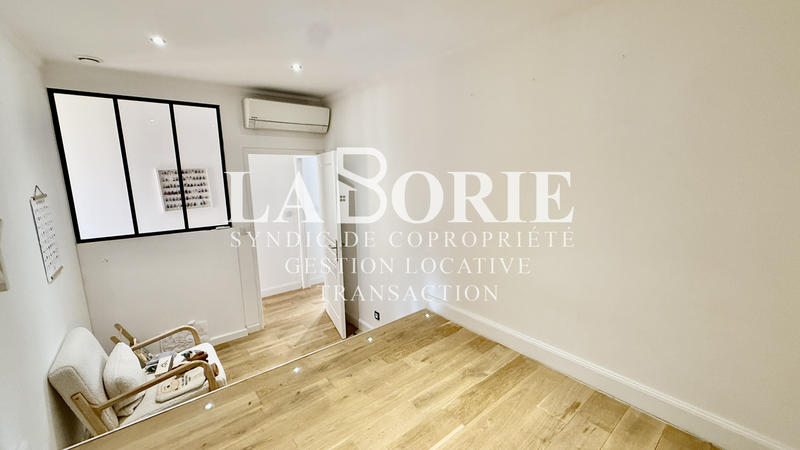 Appartement - 98 m² - 2 pièces