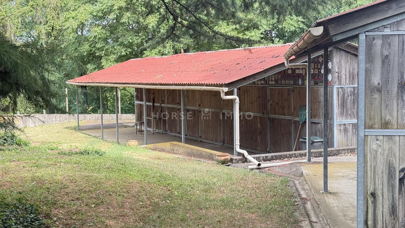 Maison - 300 m² - 8 pièces