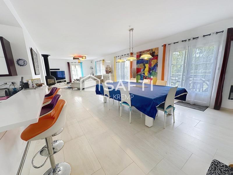 Maison - 230 m² - 7 pièces