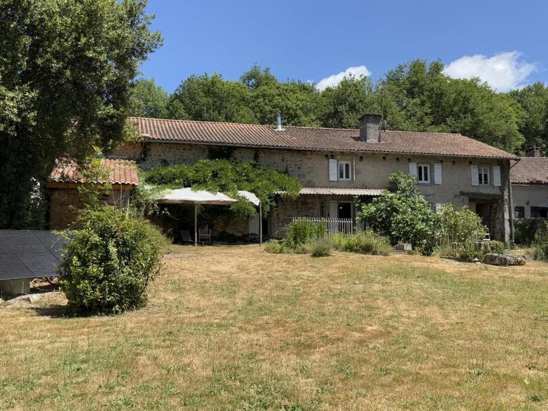 Maison - 231 m² - 6 pièces