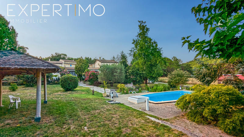 Maison - 307 m² - 10 pièces