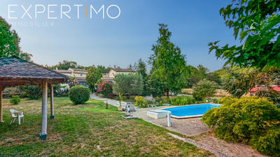 Maison - 307 m² - 10 pièces