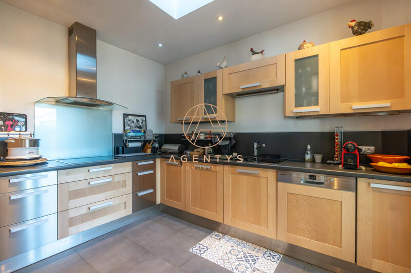 Maison - 145 m² - 5 pièces