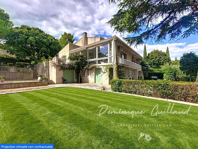 Maison - 280 m² - 7 pièces