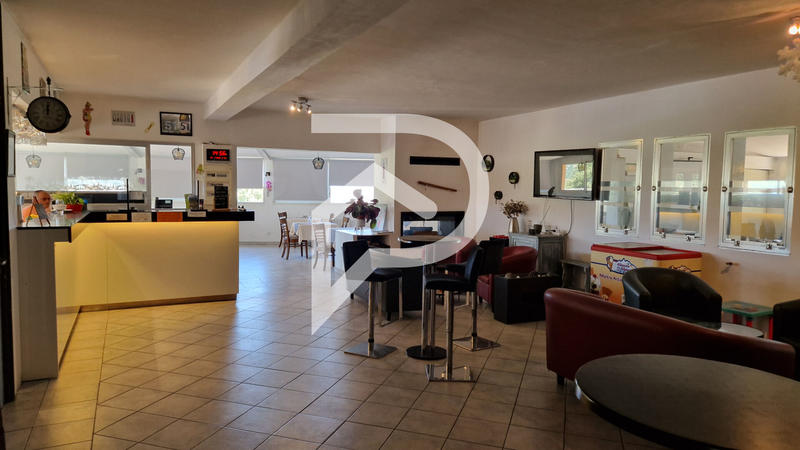 Local commercial - 6 645 m² - 30 pièces