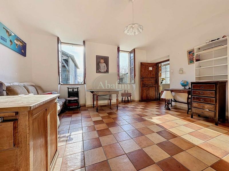 Maison - 200 m² - 8 pièces