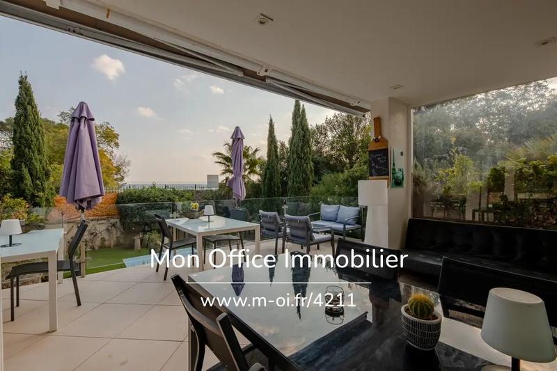 Maison - 308 m² - 10 pièces