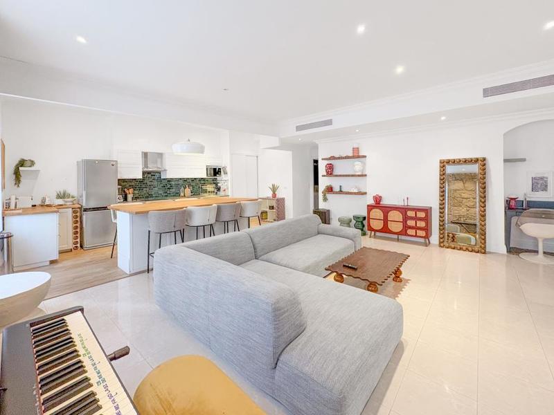 Appartement - 93 m² - 3 pièces