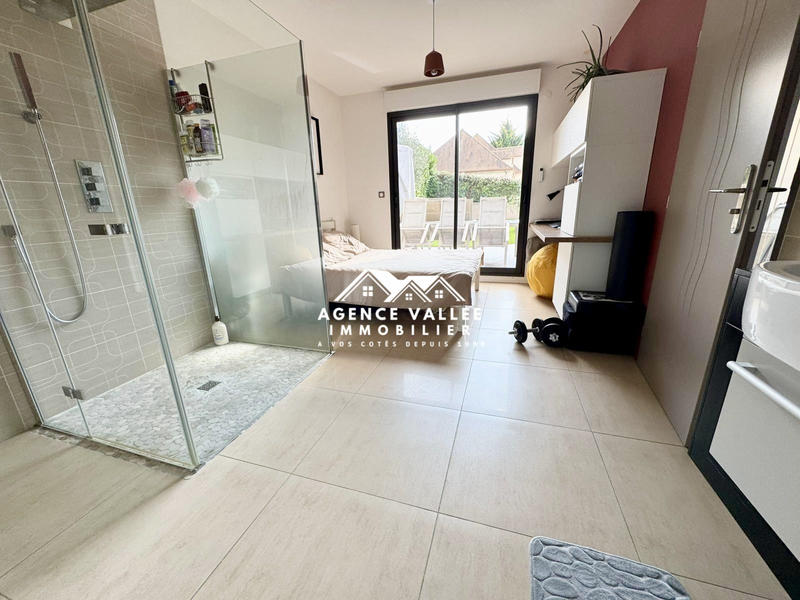 Maison - 280 m² - 8 pièces