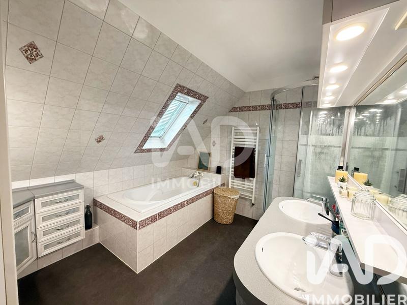 Maison - 106 m² - 4 pièces