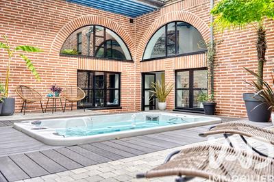 Maison - 350 m² - 10 pièces