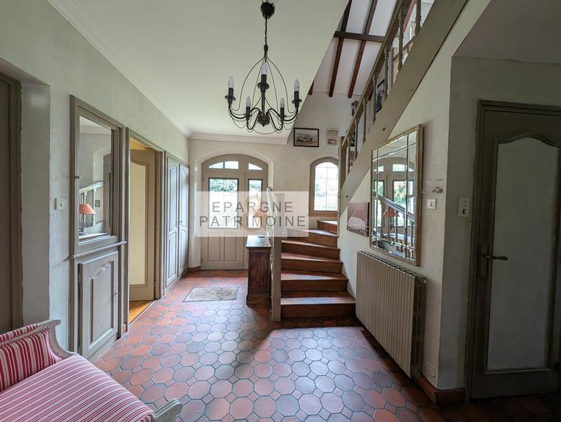 Maison traditionnelle - 203 m² - 9 pièces