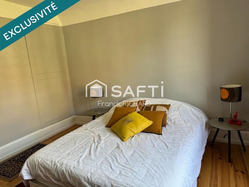 Propriété - 211 m² - 8 pièces