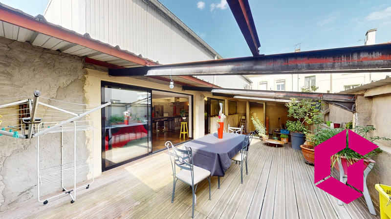 Appartement - 270 m² - 6 pièces