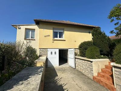 Maison - 96 m² - 6 pièces