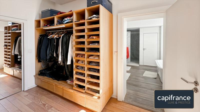 Maison de maîtres - 370 m² - 13 pièces