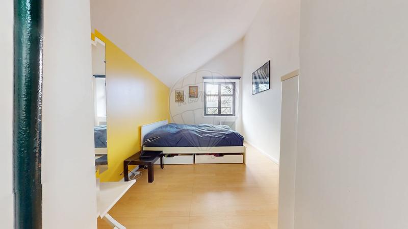 Atelier d'activités - 140 m² - 6 pièces