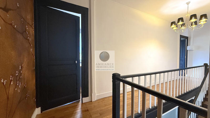 Maison - 174 m² - 9 pièces